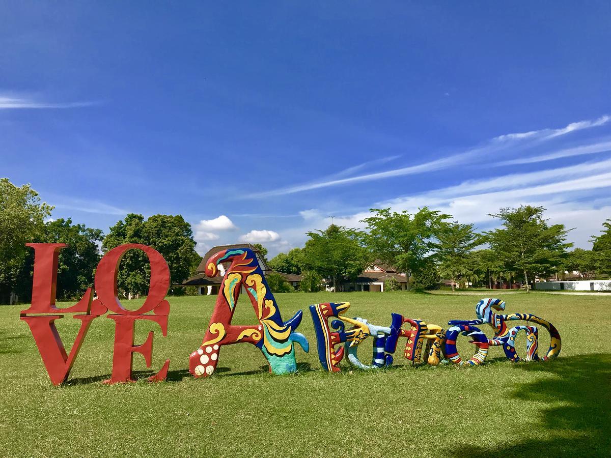 Melaka Afamosa Resort D'Amour Comfortable And Healing With Theater Projector Private Villa With Garden View Swimming Pool Seasonal Christmas Theme Номер фото